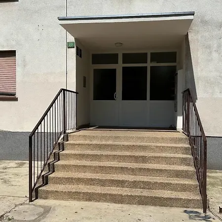 Nea Apartment *